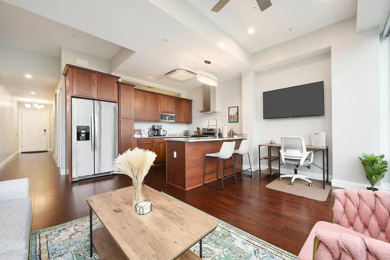 Hostwise Stays - The Washington At Chatham - Free Parking, Private Gym, Skyline Views! Apartamento Pittsburgh