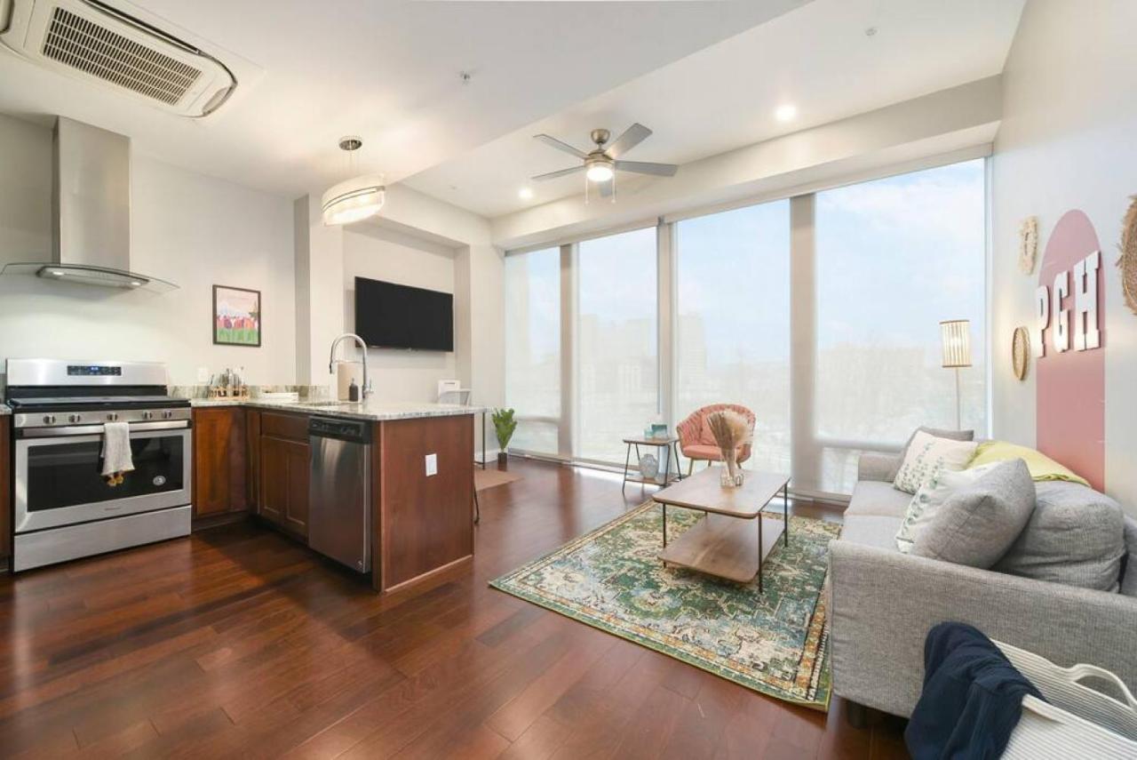 Hostwise Stays - The Washington At Chatham - Free Parking, Private Gym, Skyline Views! Pittsburgh