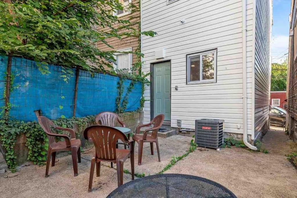 Hip And Bright Lawerenceville 2 Bed Easy Parking Holiday home *