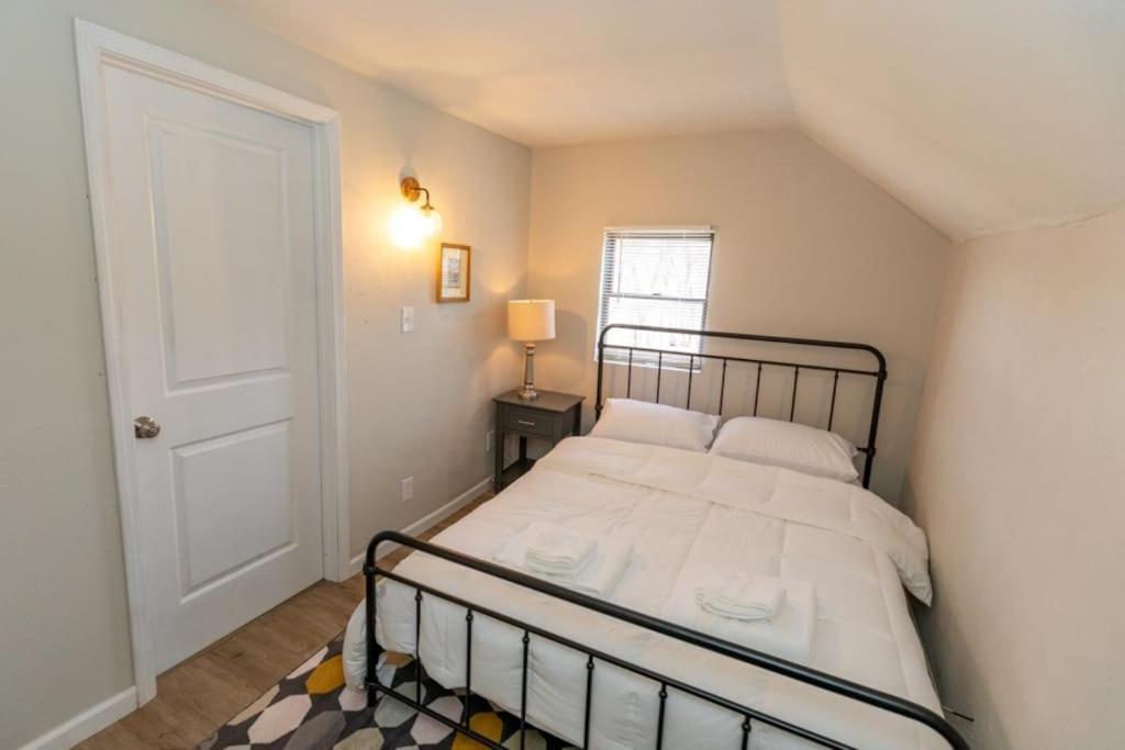 Holiday home Cozy & Comfy In The - W Parking Pittsburgh