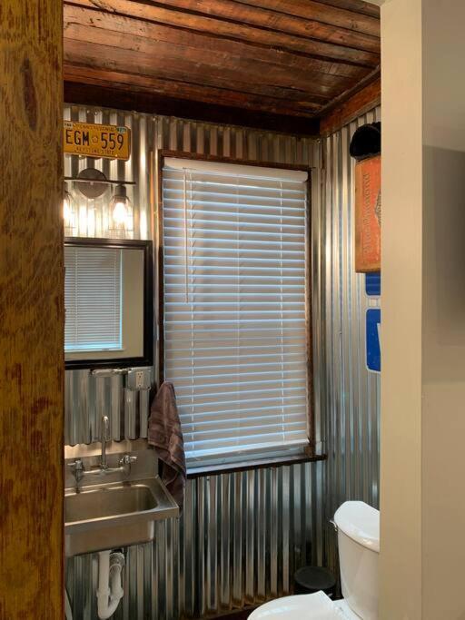 Apartamento Refined New Construction 1 Mile From Town