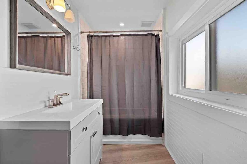 Holiday home Hip And Bright Lawerenceville 2 Bed Easy Parking *