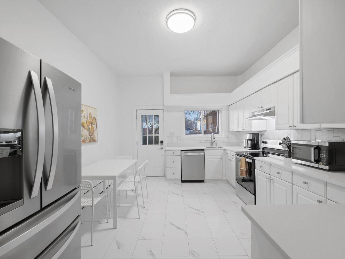 Homestay Bloomfield/shadyside @e Stylish And Modern Private Bedroom With Shared Bathroom Pittsburgh