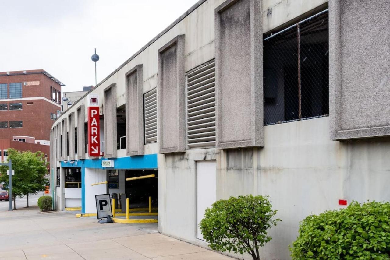 Hostwise - The Washington At Chatham - Free Garage Parking Across From Ppg Arena Apartment Pittsburgh