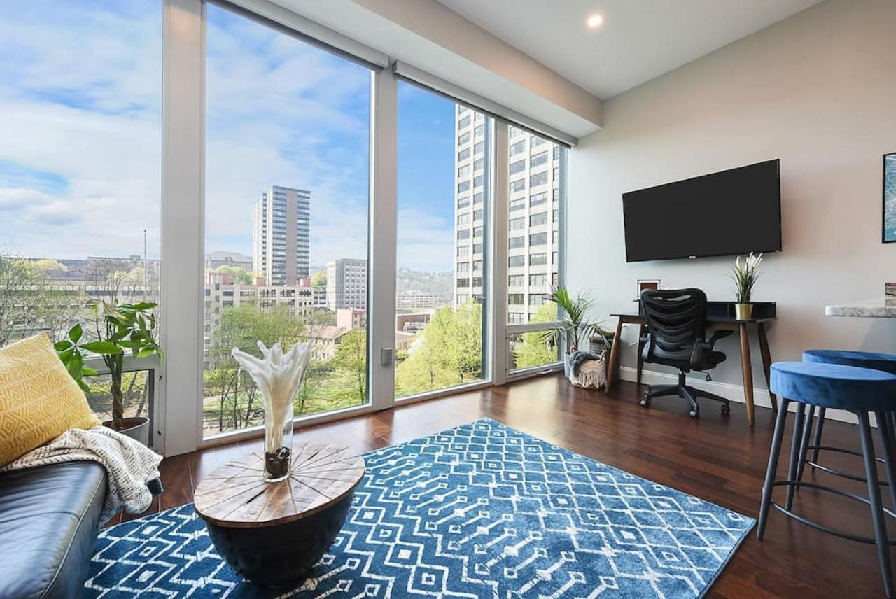 Hostwise - The Washington At Chatham - Free Garage Parking Across From Ppg Arena Apartment *