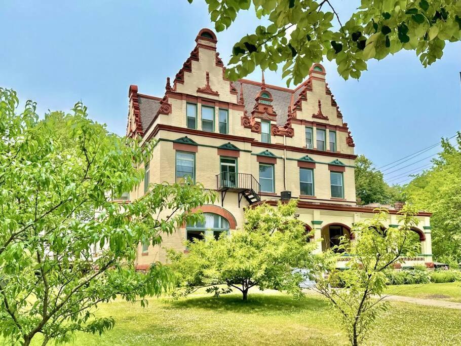 The Elliott At Highland Park By Luxe Pgh *