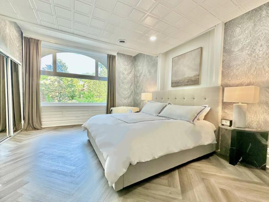Apartment The Elliott At Highland Park By Luxe Pgh