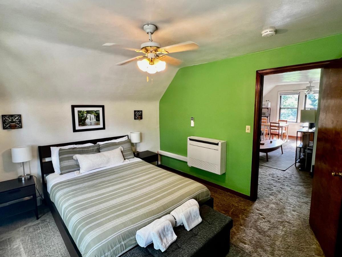 The Yinzer Retreat Apartment