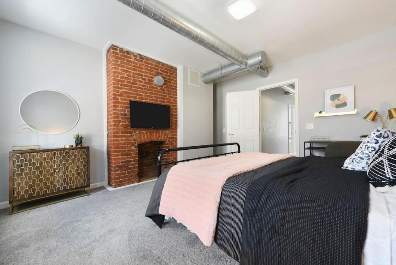 Free Parking, Walk Everywhere, 2 Private Bathrooms Pittsburgh