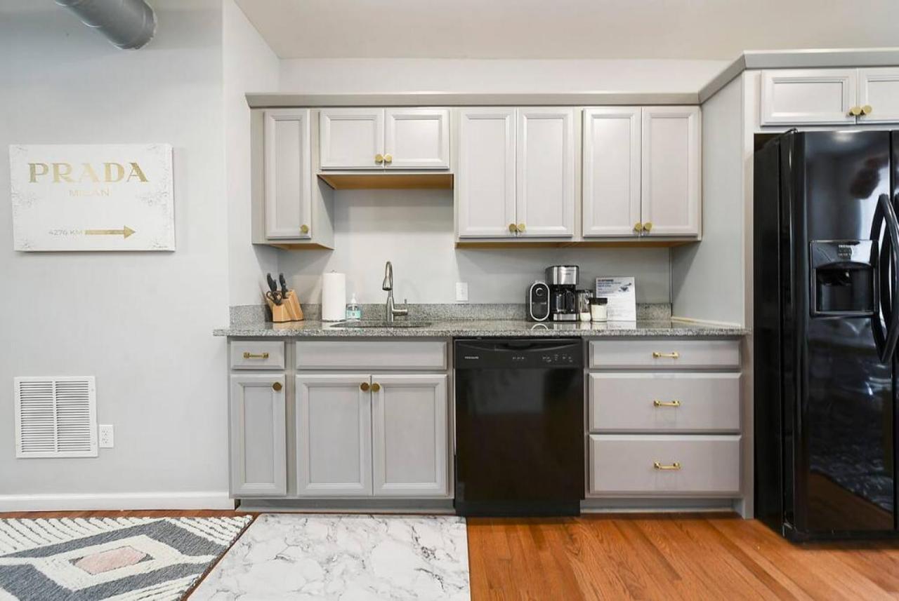 Free Parking, Walk Everywhere, 2 Private Bathrooms * Pittsburgh