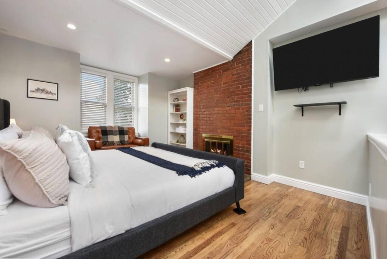 Holiday home Great Balcony Views, Patio, Minutes To Stadiums Pittsburgh