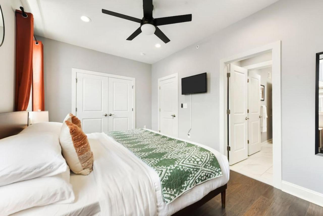 Holiday home The Charlotte - Rooftop Patio, King Bed, Garage Parking, Prime Location Pittsburgh