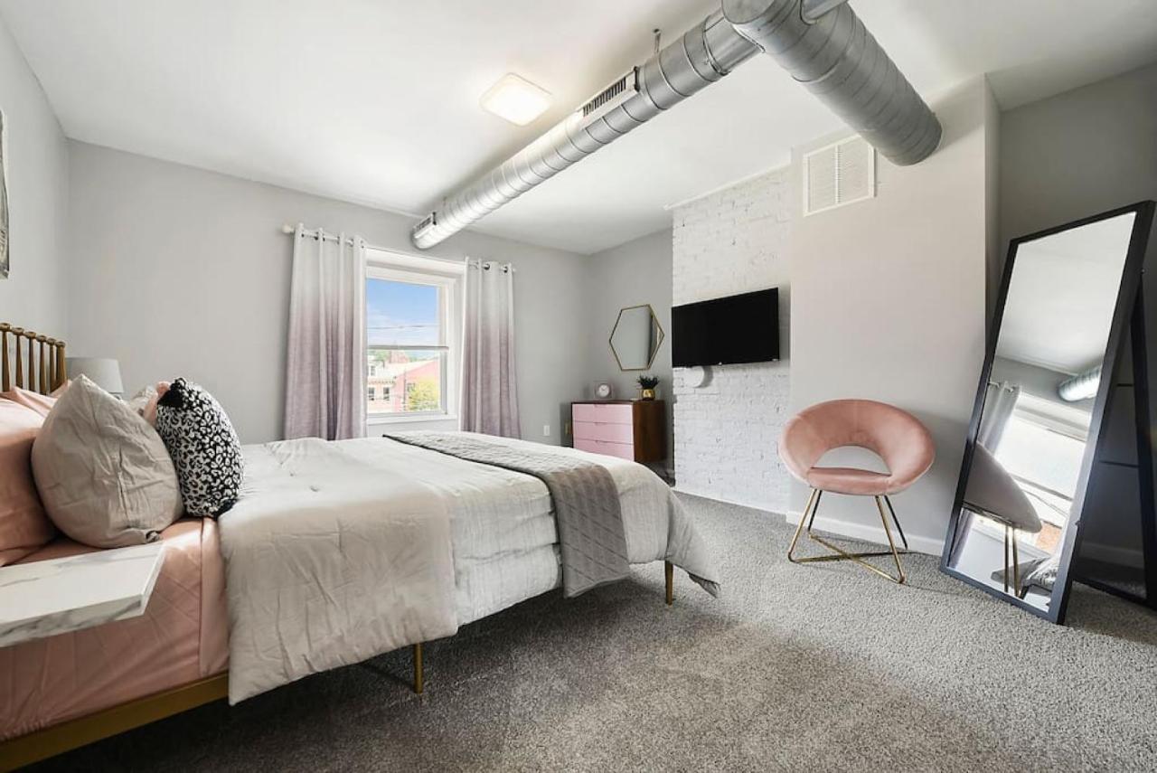 Holiday home Free Parking, Walk Everywhere, 2 Private Bathrooms Pittsburgh