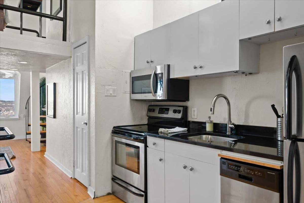 Skyline At Your Door - With A View * Pittsburgh