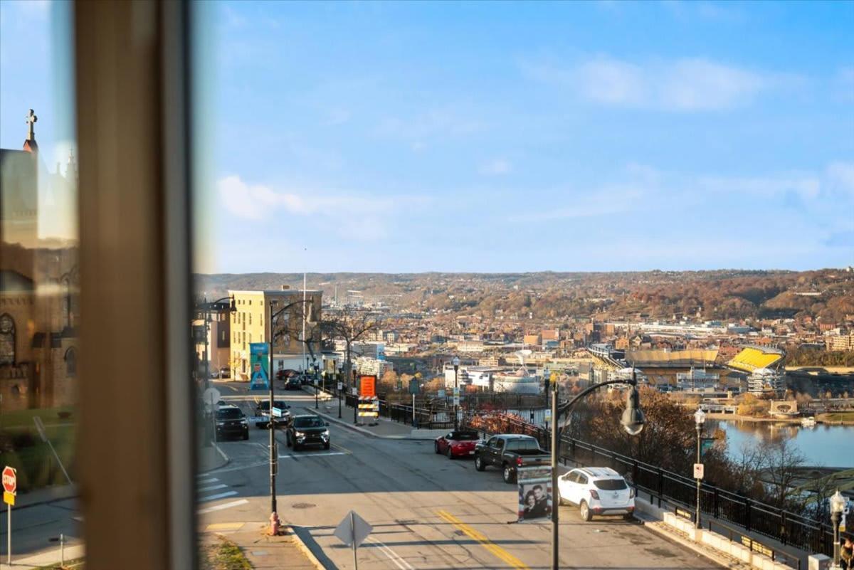 Skyline At Your Door - With A View * Pittsburgh