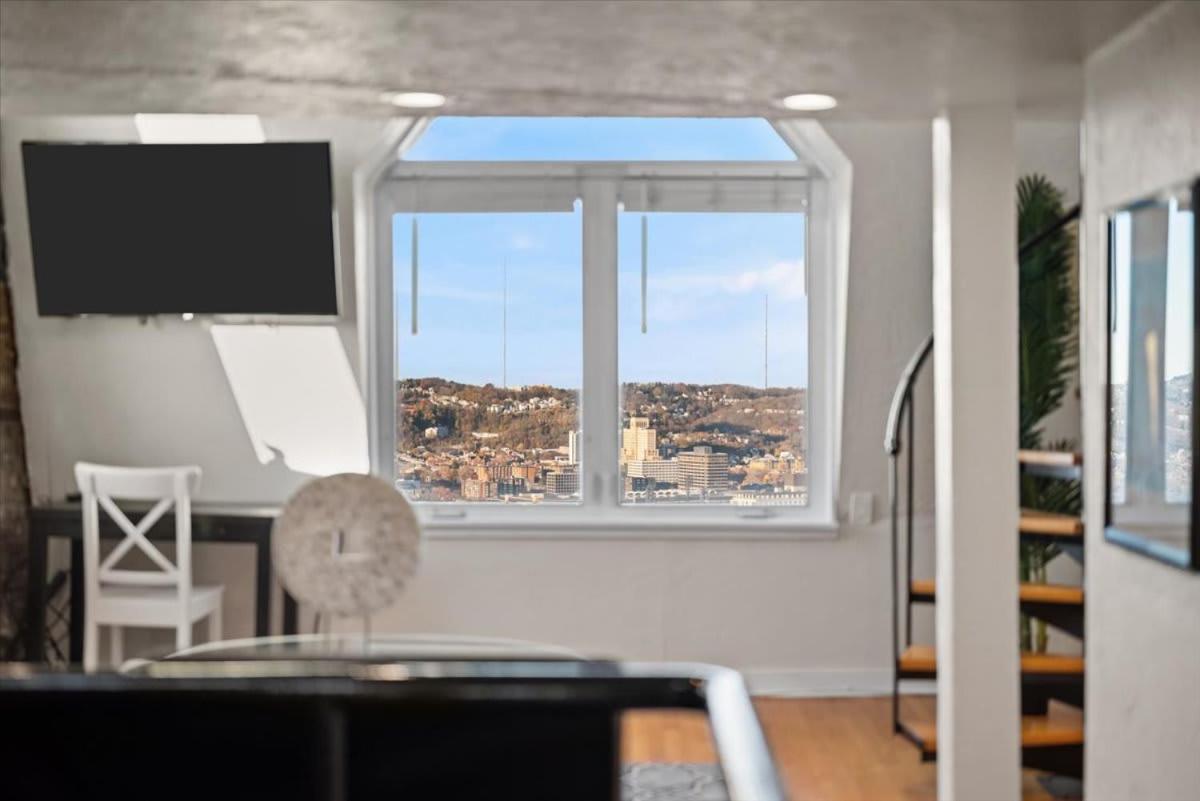 Skyline At Your Door - With A View Pittsburgh