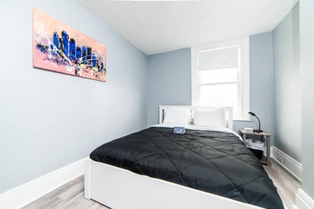 -- Agh Walkable - Free Parking - Washer & Dryer -- Apartment