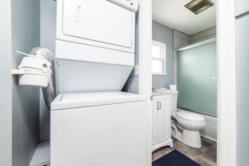-- Agh Walkable - Free Parking - Washer & Dryer -- Apartment *
