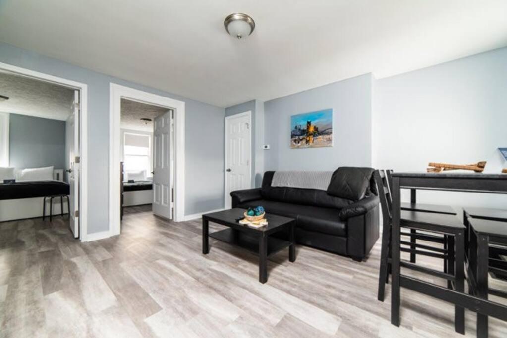 Apartment -- Agh Walkable - Free Parking - Washer & Dryer --