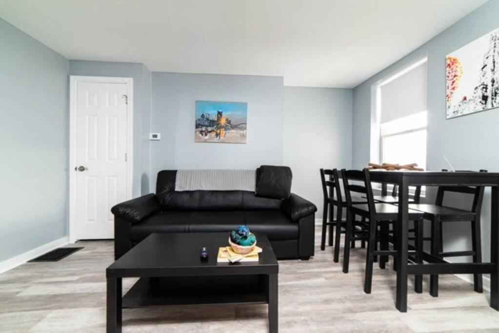 -- Agh Walkable - Free Parking - Washer & Dryer -- Apartment