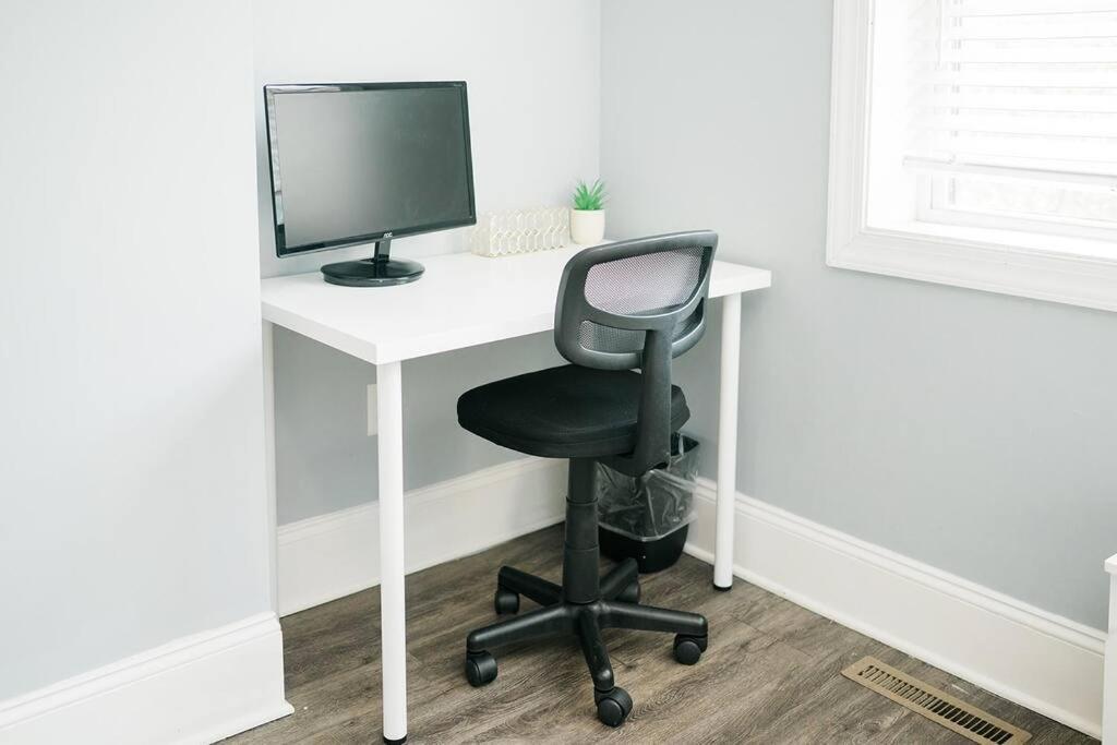 Walkable And Spacious - Parking -- Groupstay Apartment