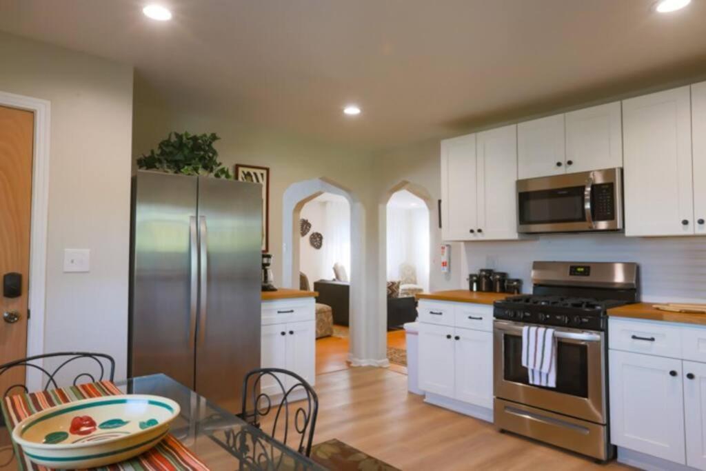 Close To * Charming Xl Cape Cod * Airport Pittsburgh