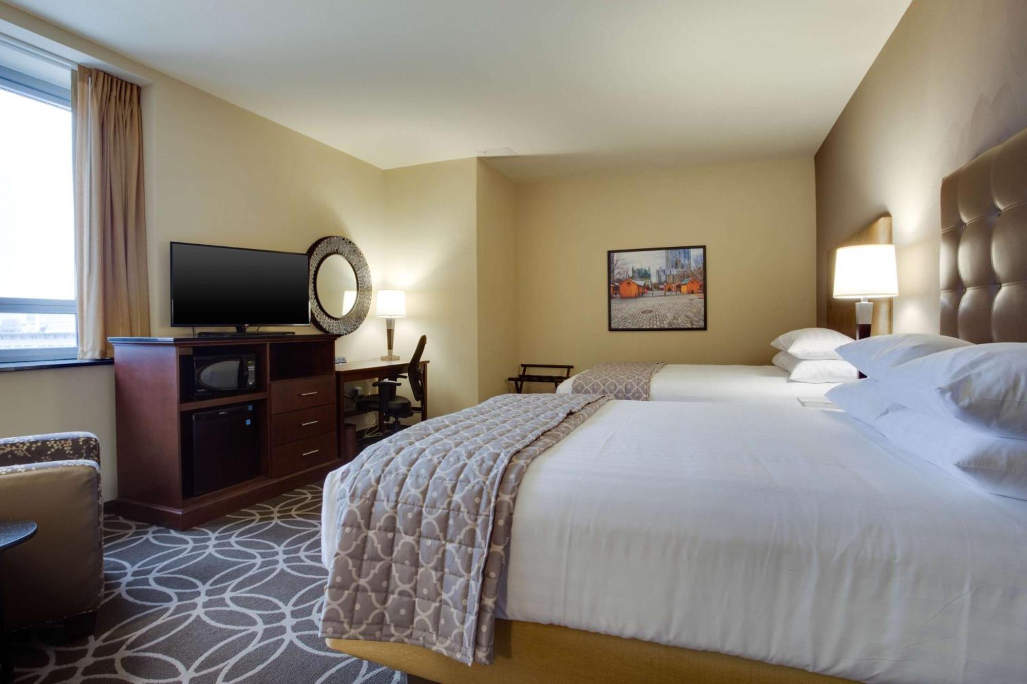Drury Plaza Downtown Hotel