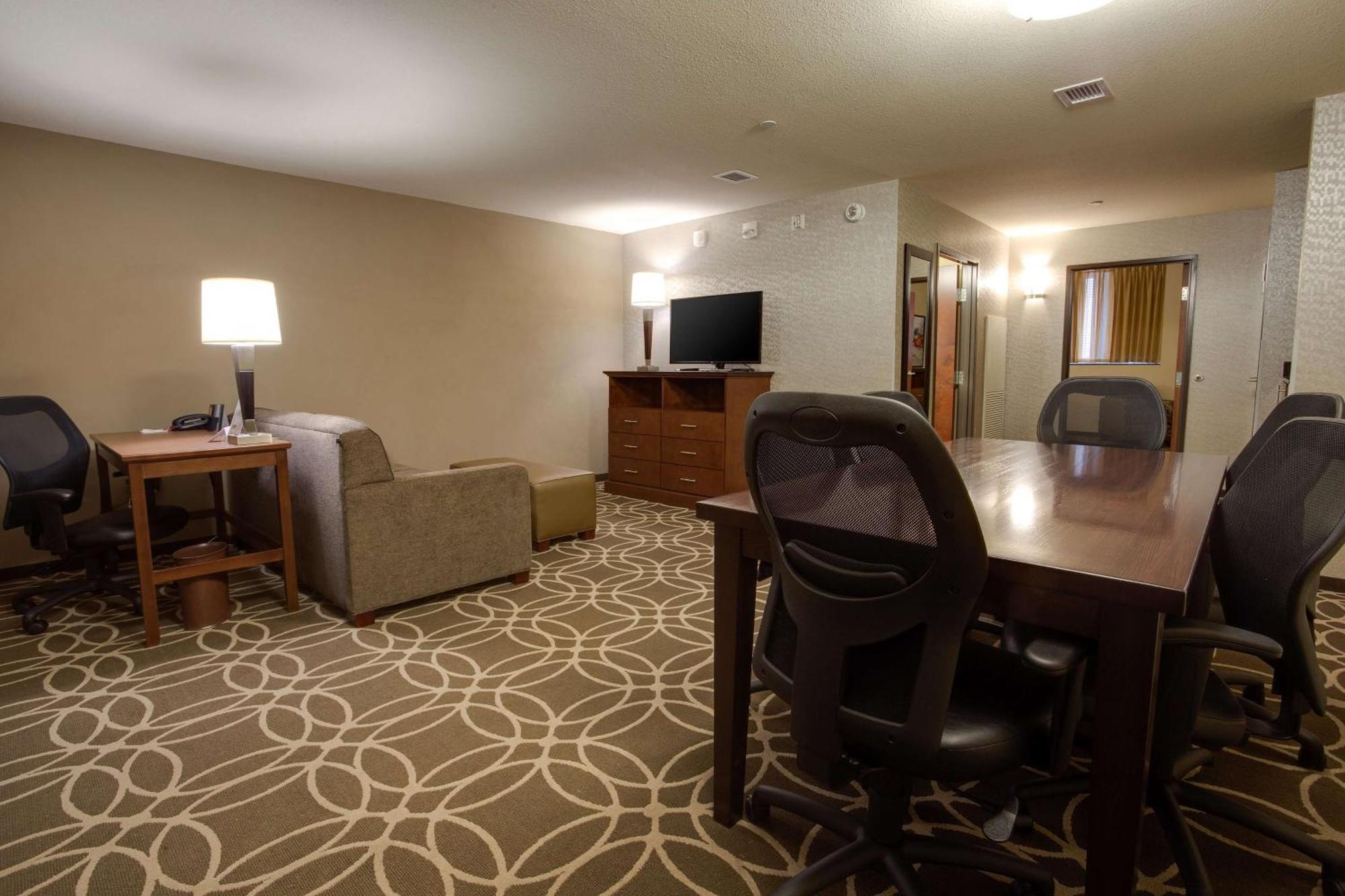 Drury Plaza Downtown 3*