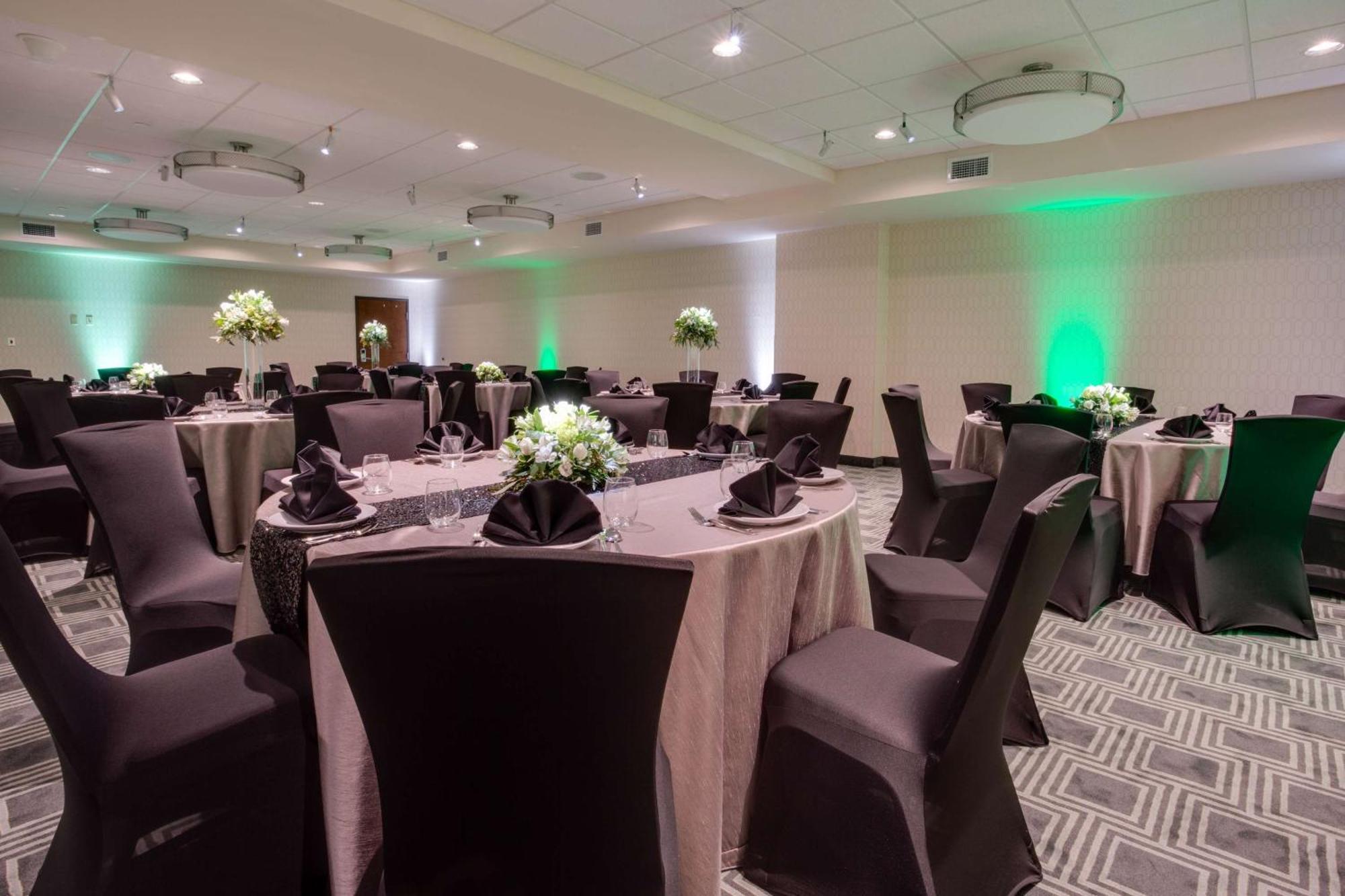 Drury Plaza Downtown Hotel 3*
