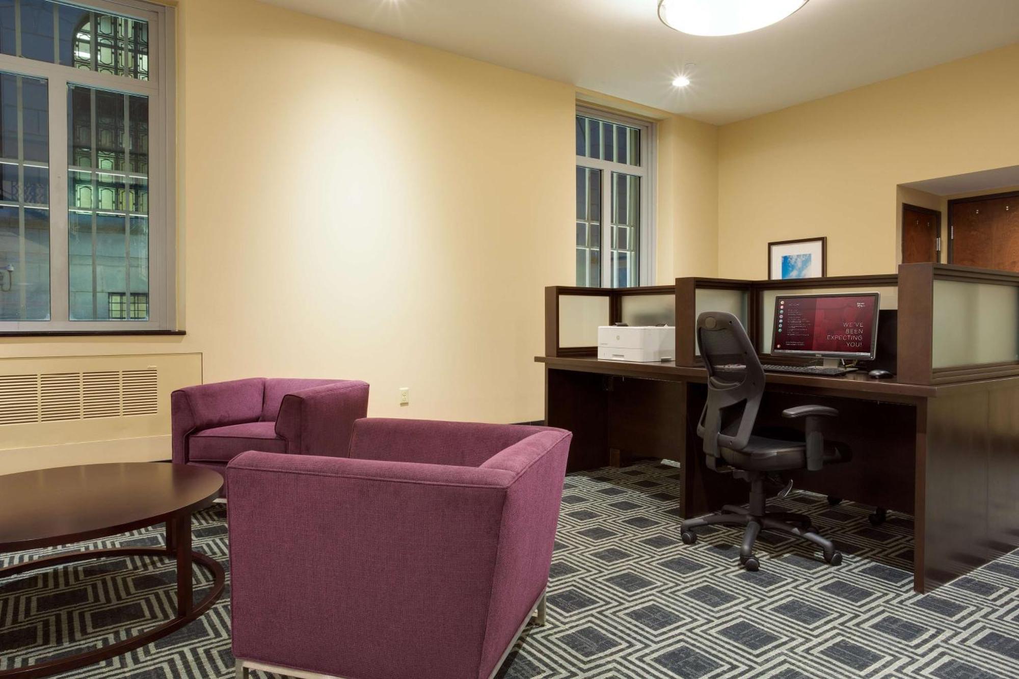 Drury Plaza Downtown Hotel