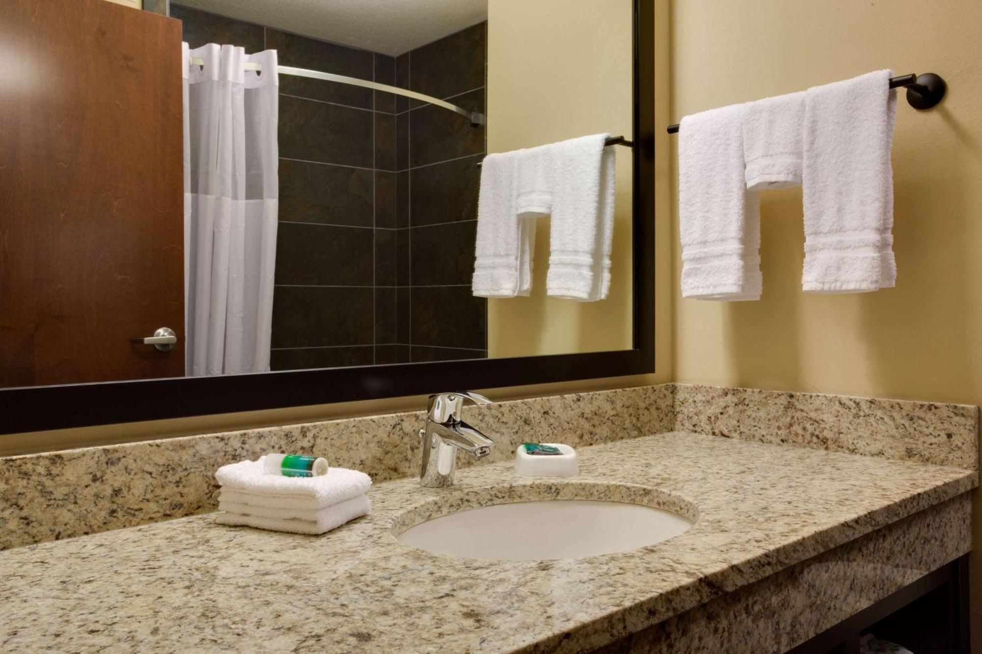 Drury Plaza Downtown Hotel