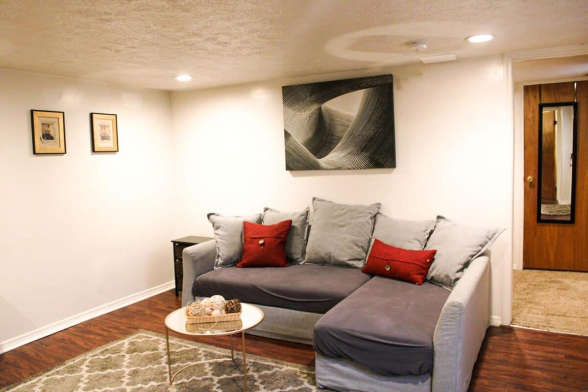 1 Bed - Amazing Location 1 Block To Carson St Apartment