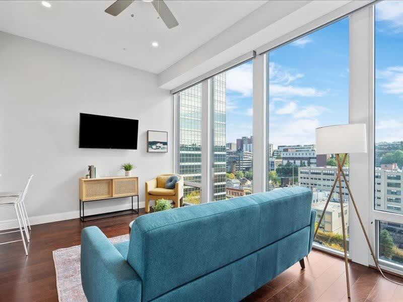 Cozysuites Trendy 1br Ppg Paints Arena Pitts Apartment