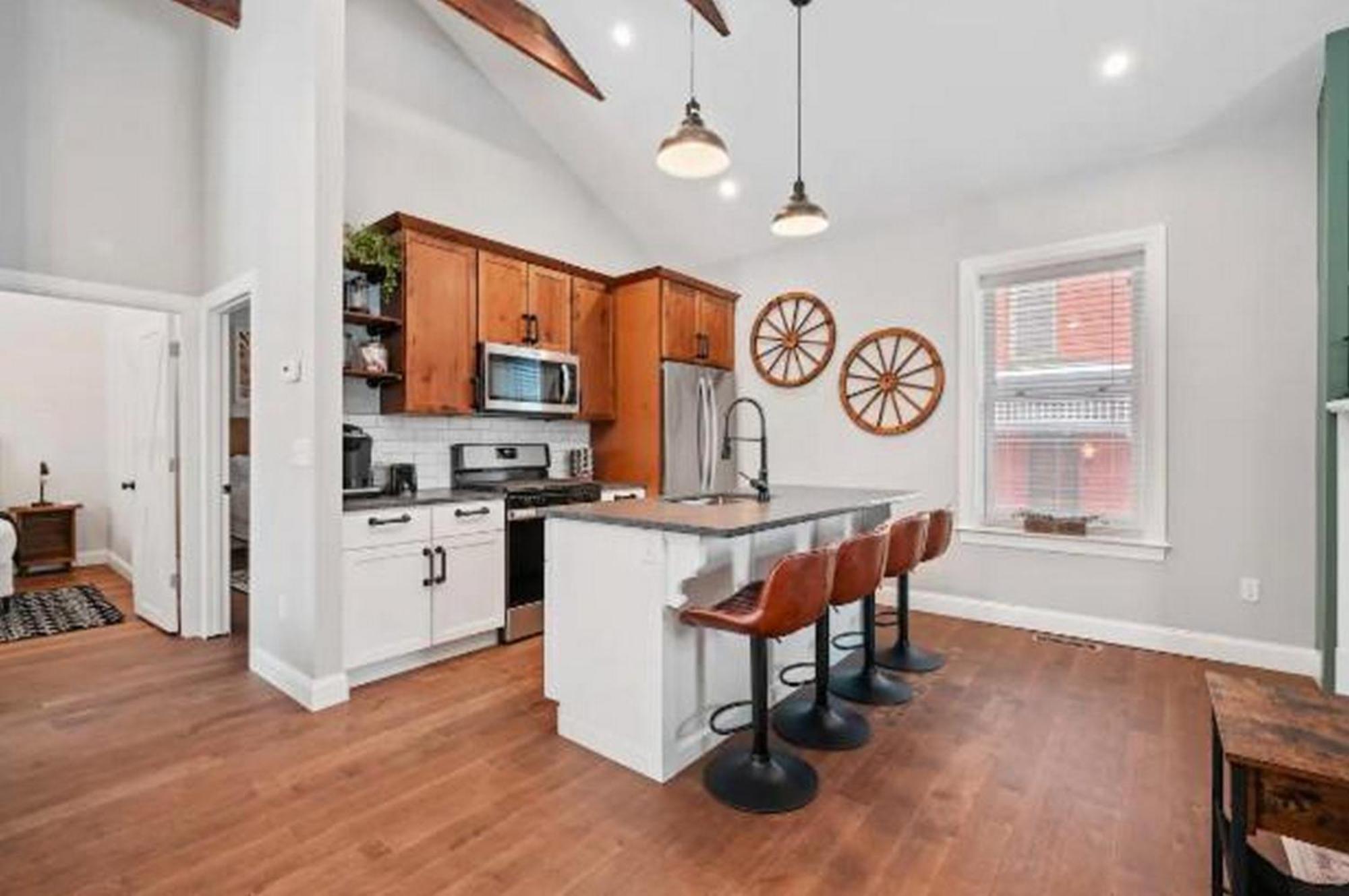 Holiday home Adorable Reymer Carriage Repair Loft! Pittsburgh