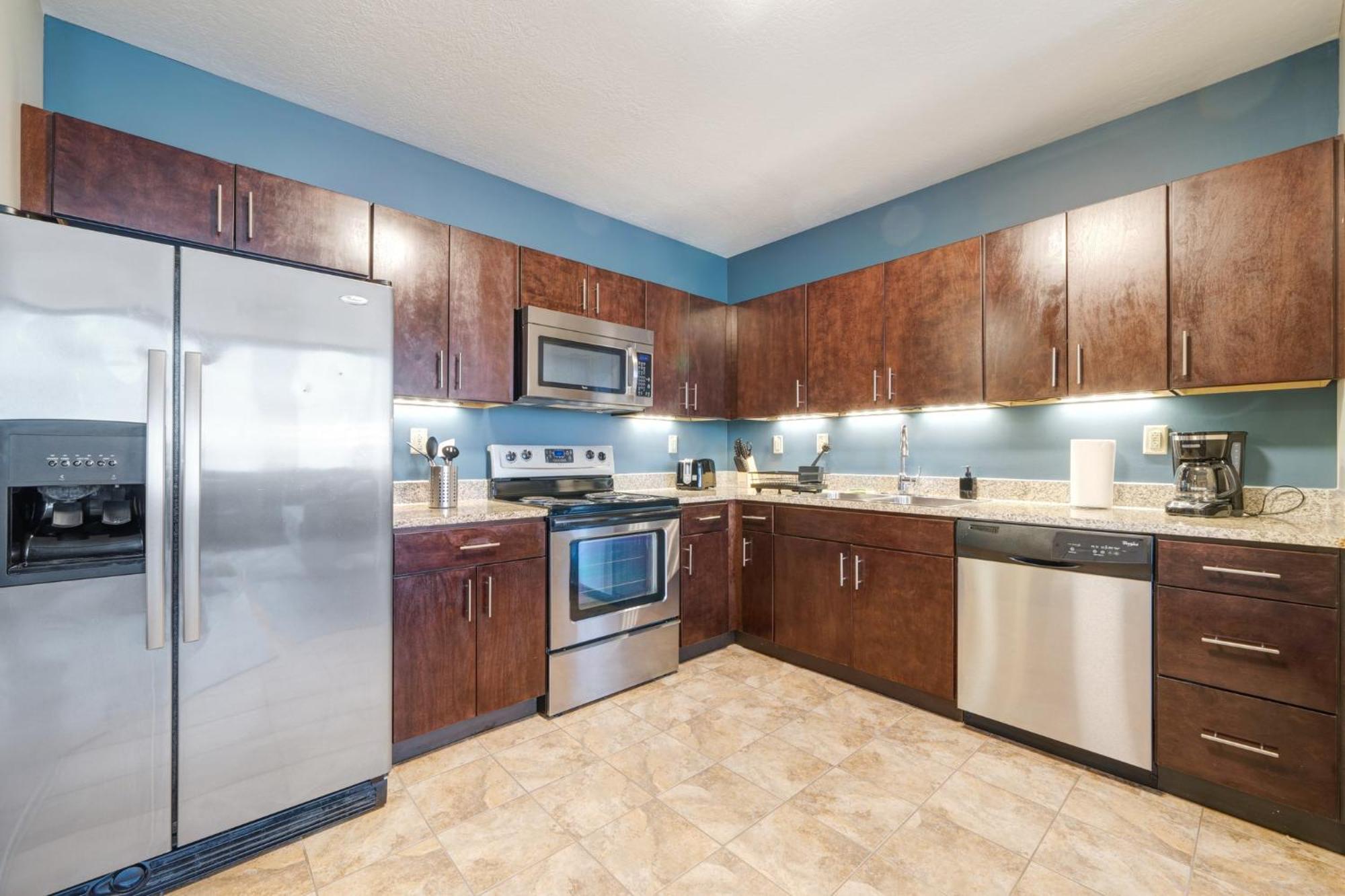 Vibrant Luxury Prime Location 24-7 Onsite Parking Gym Lounge Pittsburgh