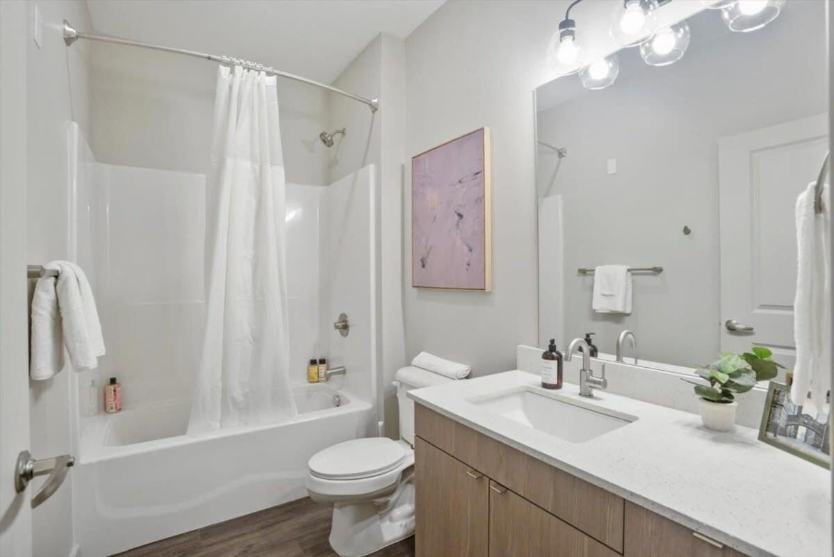 Cozysuites Roomy 1br, Lawrenceville Apartment Pittsburgh