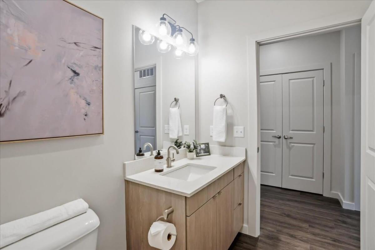 Cozysuites Roomy 1br, Lawrenceville Pittsburgh