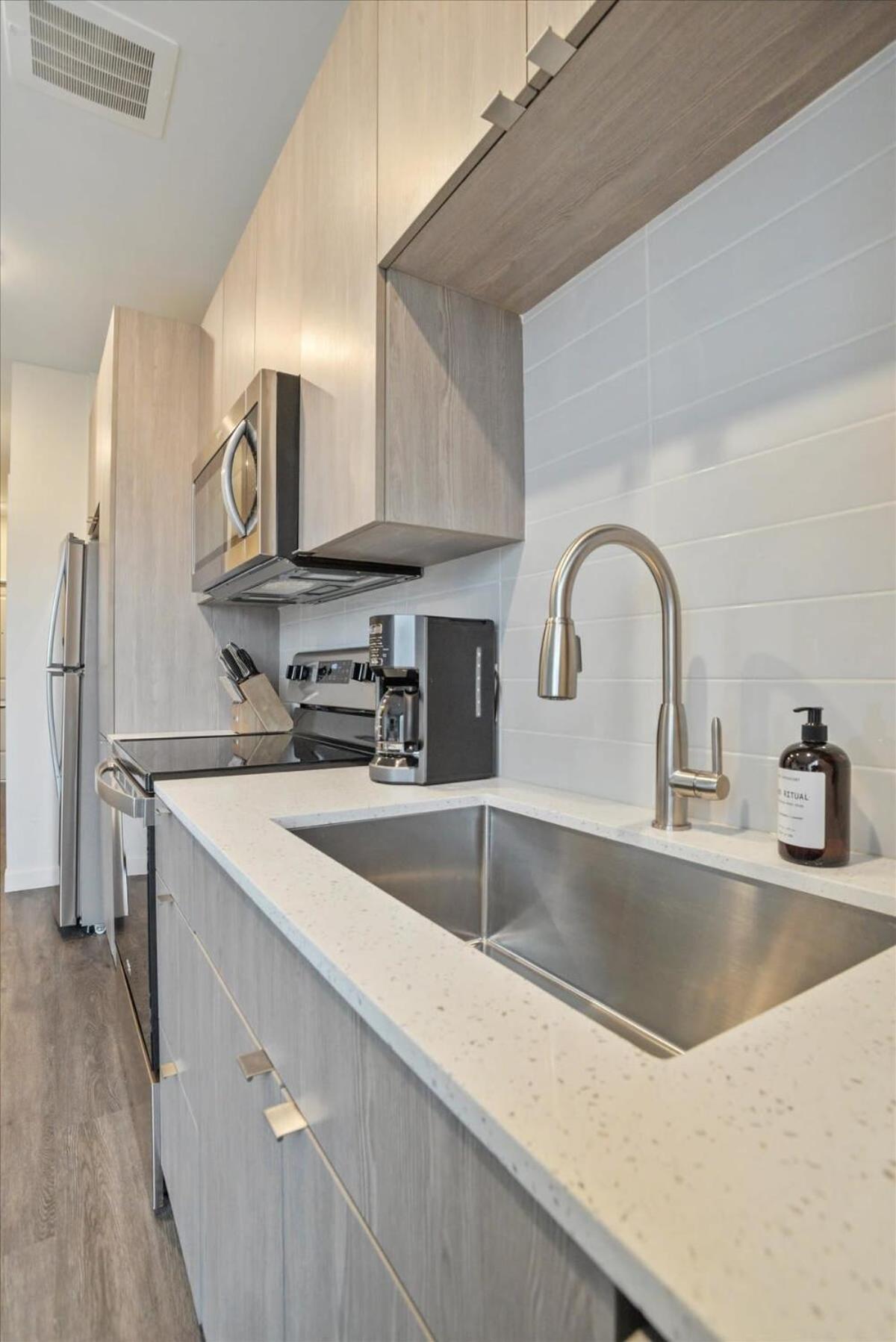 Cozysuites Roomy 1br, Lawrenceville Pittsburgh