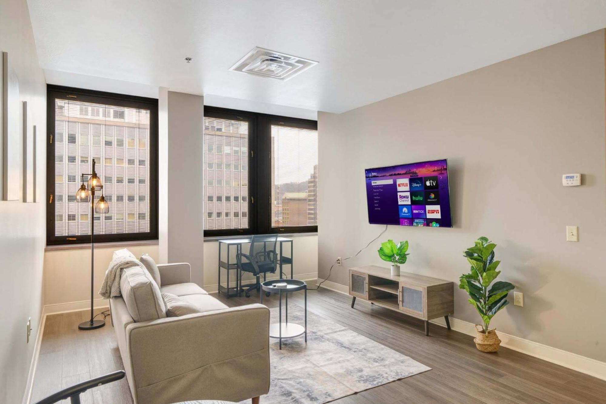 Sky High Luxury - 10Th Floor - Premium Location 24-7 Gym Lounge Roku * Pittsburgh