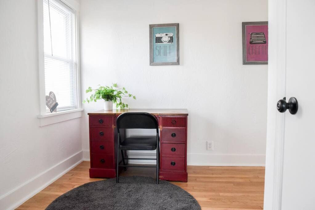 Large 2 Bedroom Great Location Close To Everything * Pittsburgh