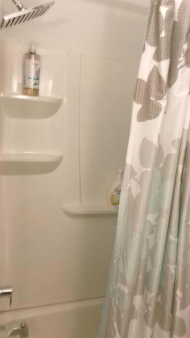 North Side Bungalow - Sleeps 8! Pittsburgh