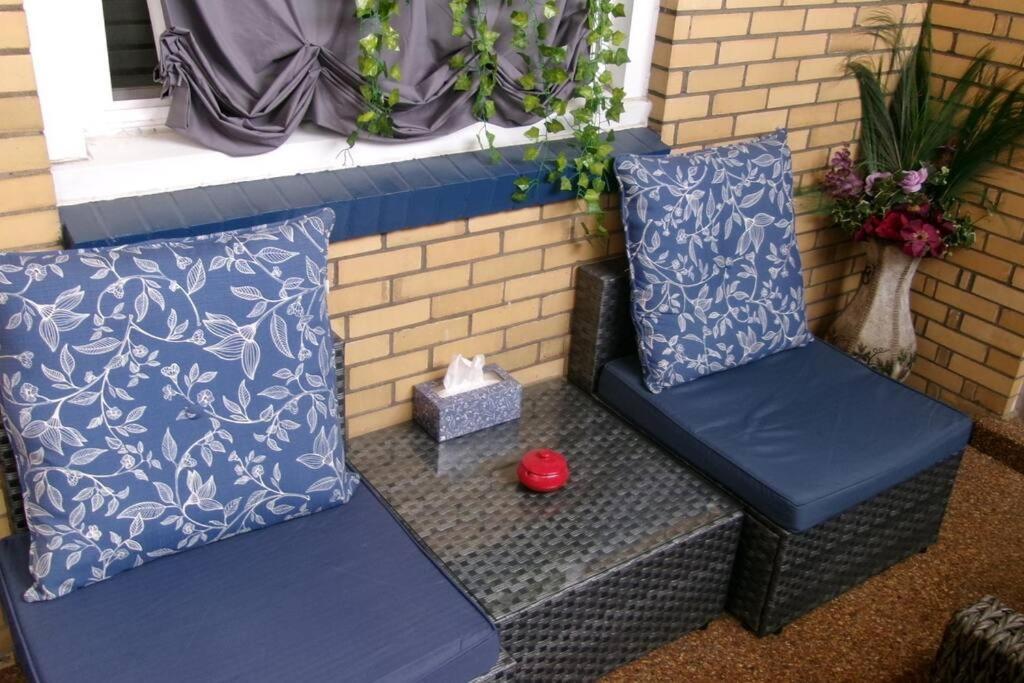 North Side Bungalow - Sleeps 8! * Pittsburgh