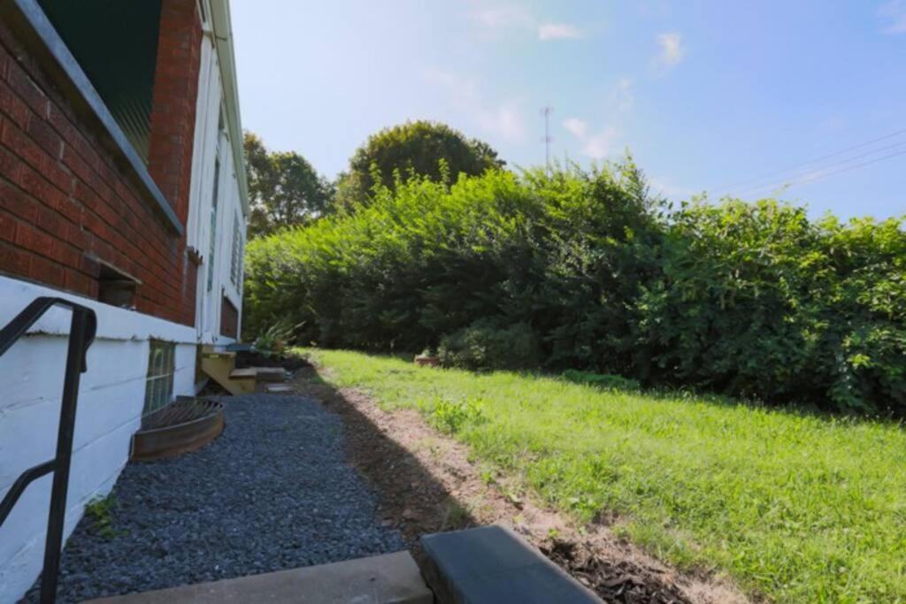 Close To * Charming Xl Cape Cod * Airport Ferienhaus