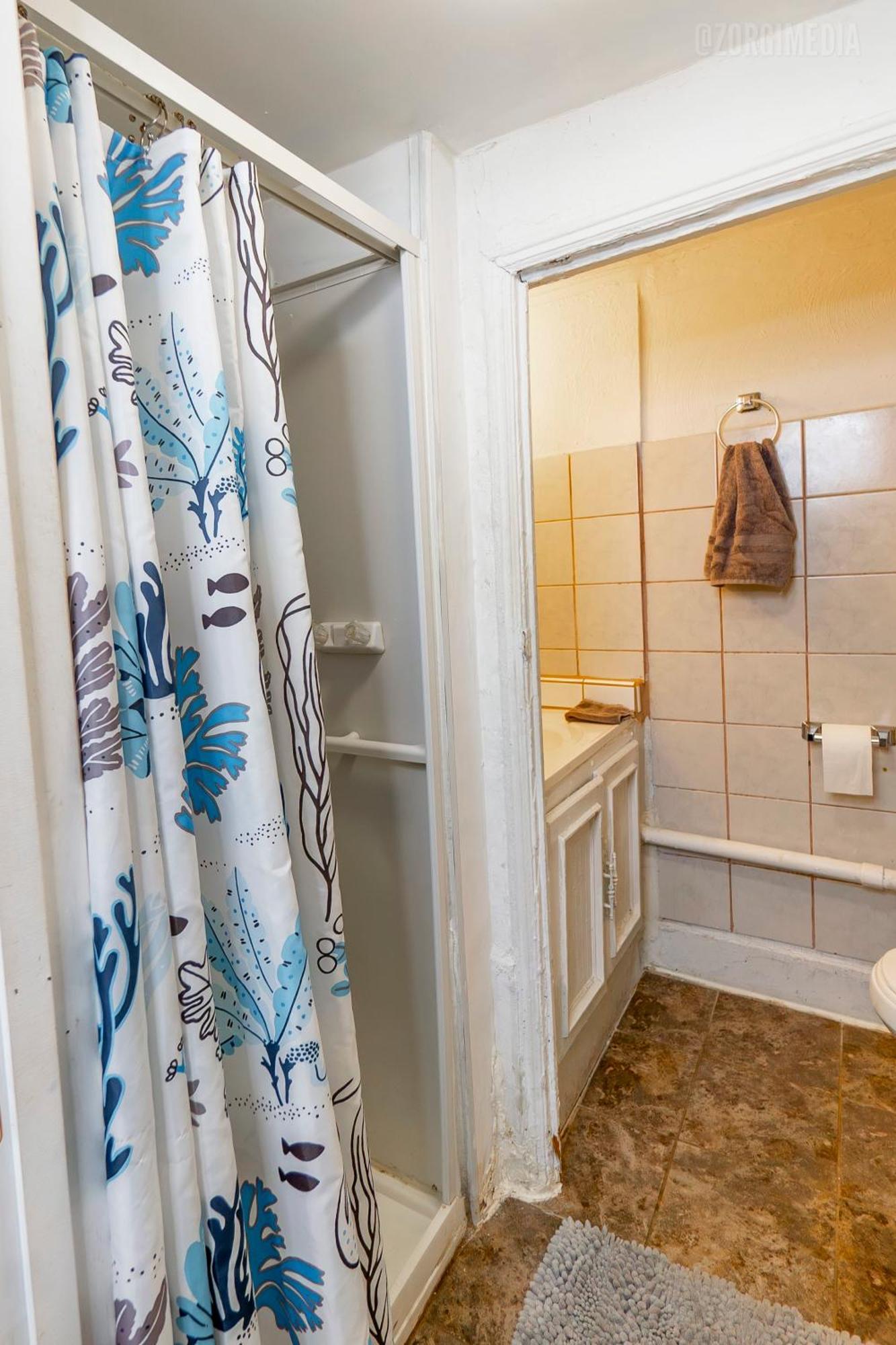 Charming - Pittsburgh's Little Italy Apartment *