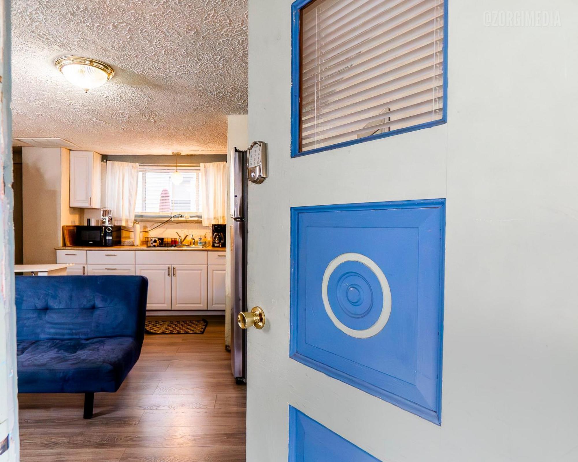 Charming - Pittsburgh's Little Italy Apartment Pittsburgh