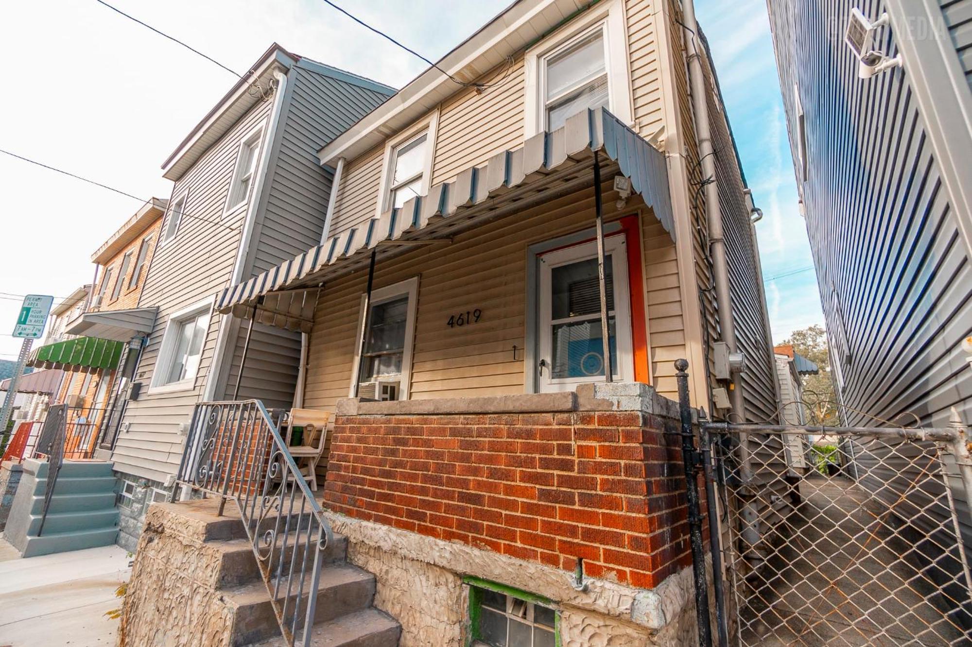 Apartment Charming - Pittsburgh's Little Italy