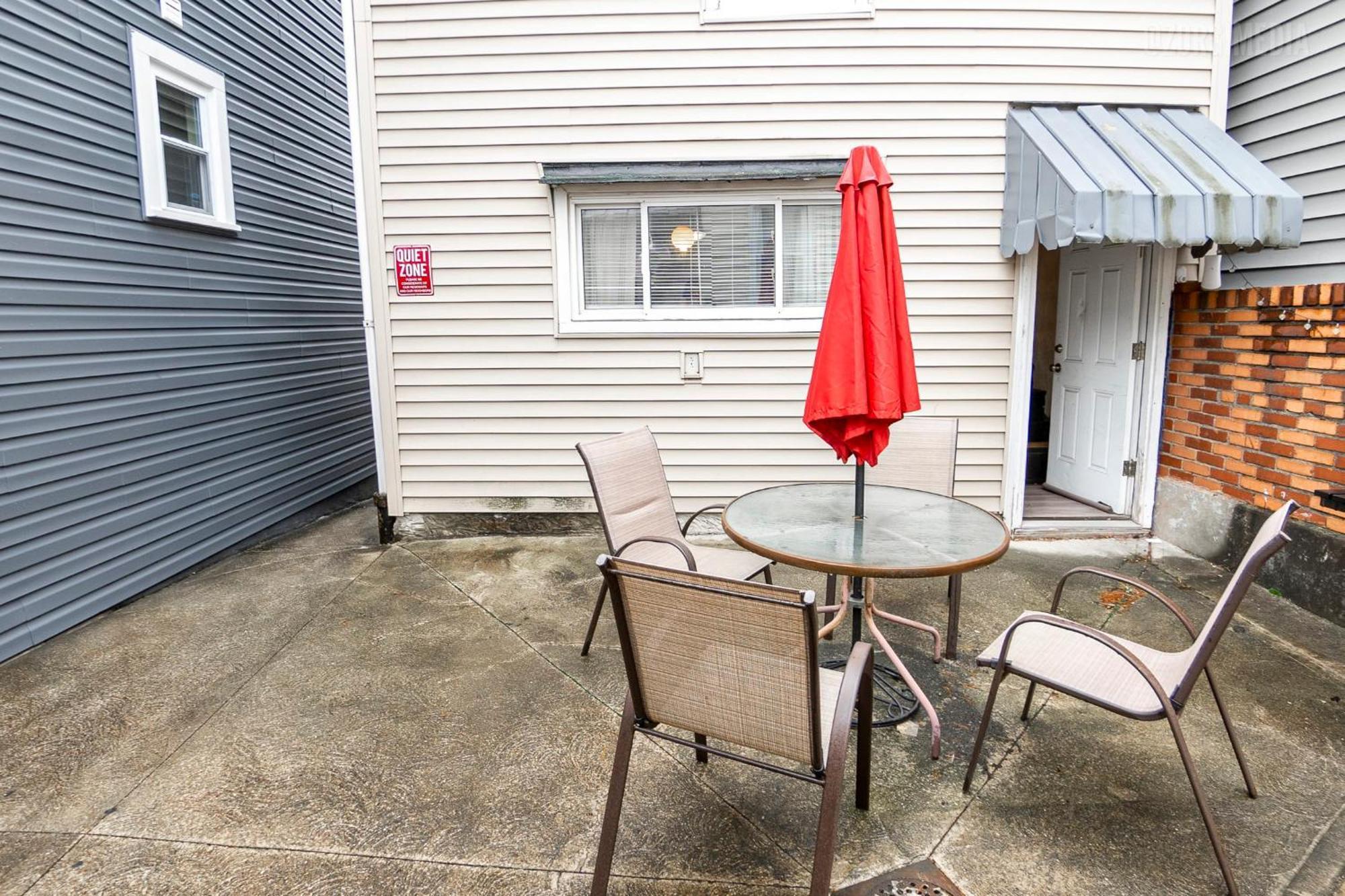 Charming - Pittsburgh's Little Italy Apartment *
