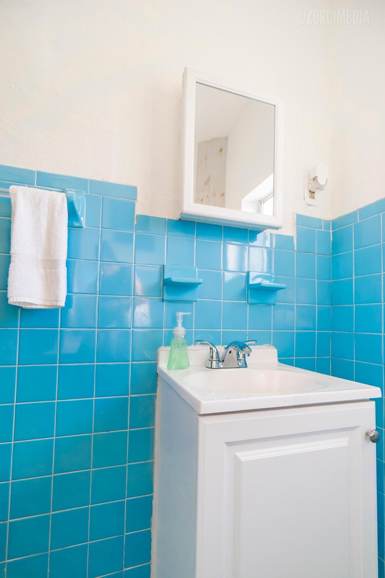 Stylish - 2 Queen Bed - Easy Hospital Access Apartment *