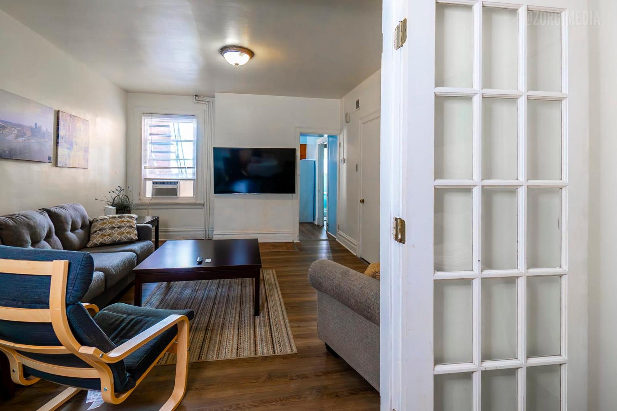 Stylish - 2 Queen Bed - Easy Hospital Access Apartment Pittsburgh