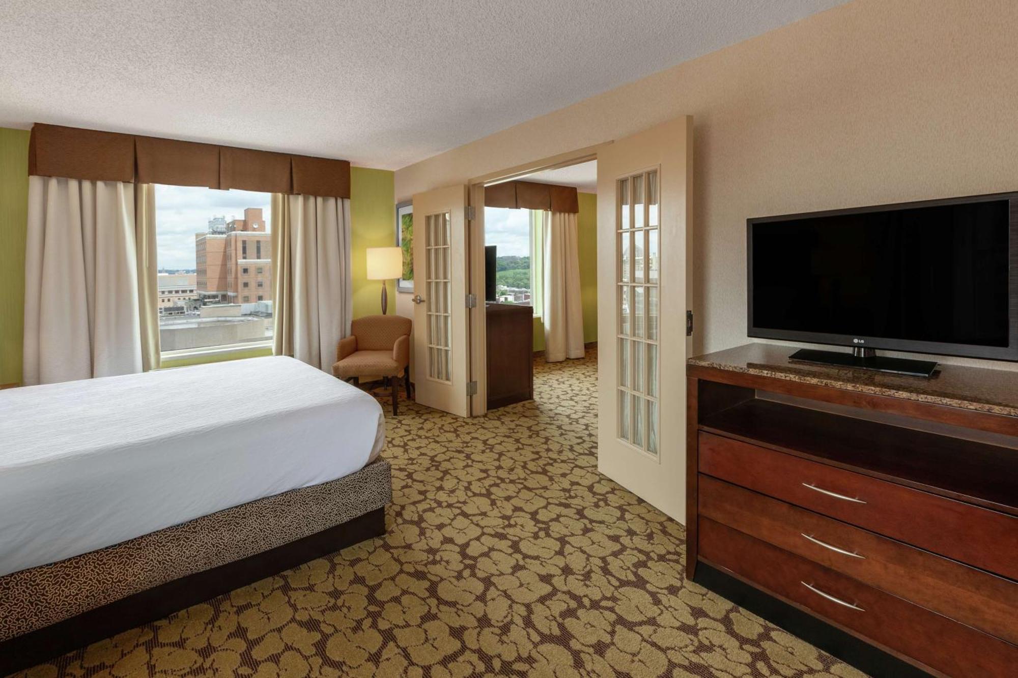Hilton Garden Place 3*